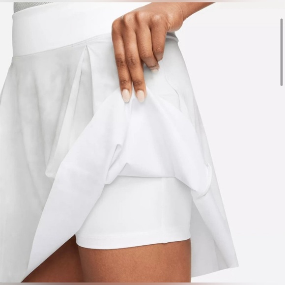 Nike Women’s Golf Skirt - Picture 2 of 10